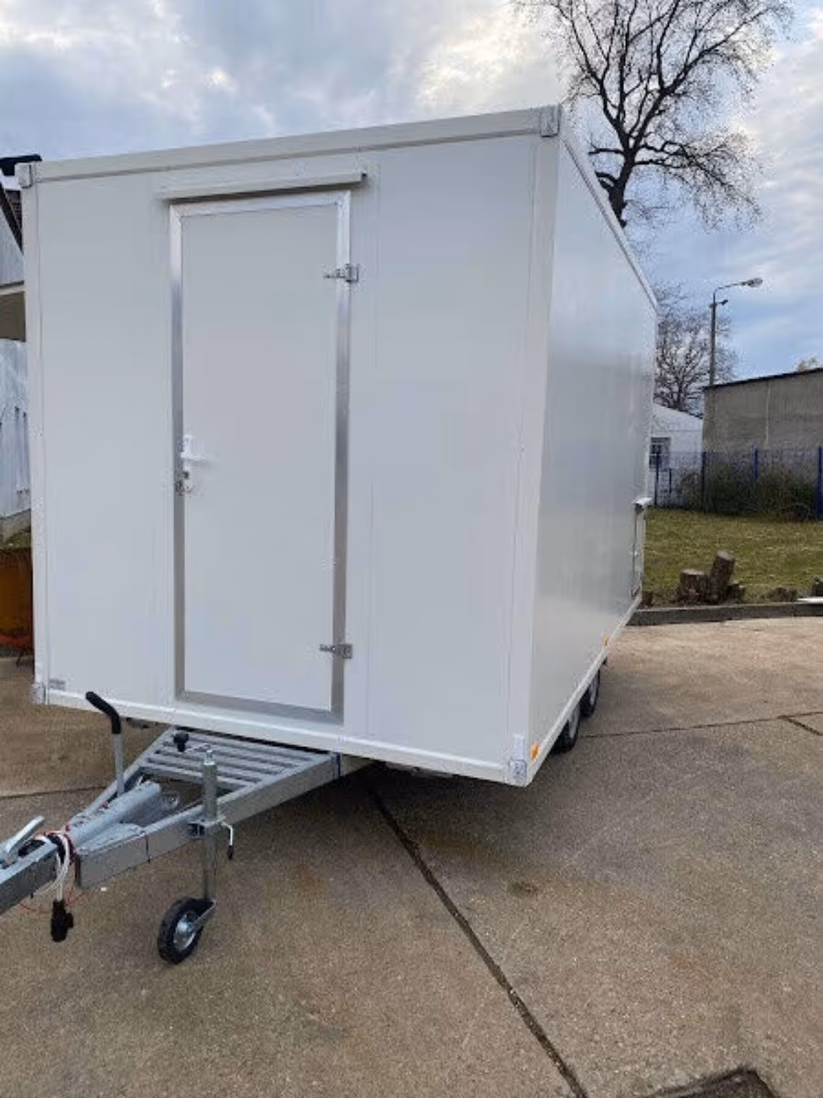 Imbisswagen, Neu Imbissanhänger 4 m x 2,3 m – Bild 3