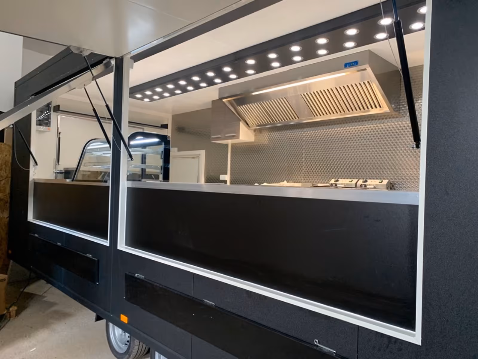 MEGA Grillwagen, Imbisswagen, FoodTruck, Imbissanhänger – Bild 14